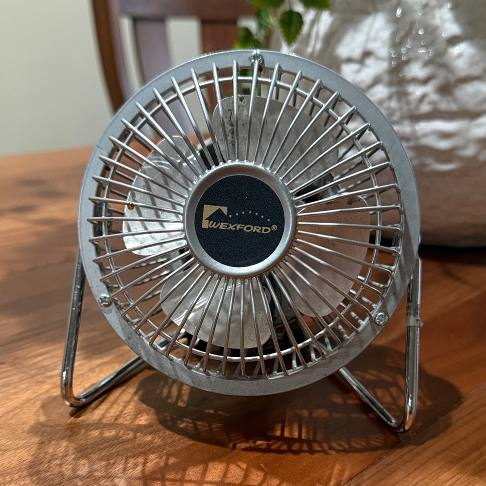 Wexford Silver Steel Mini Desk Fan